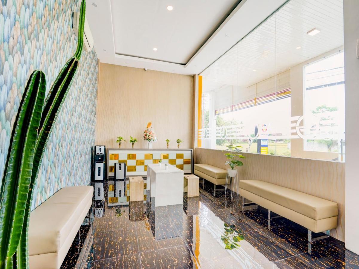 Lg Hotel Jembel Екстериор снимка