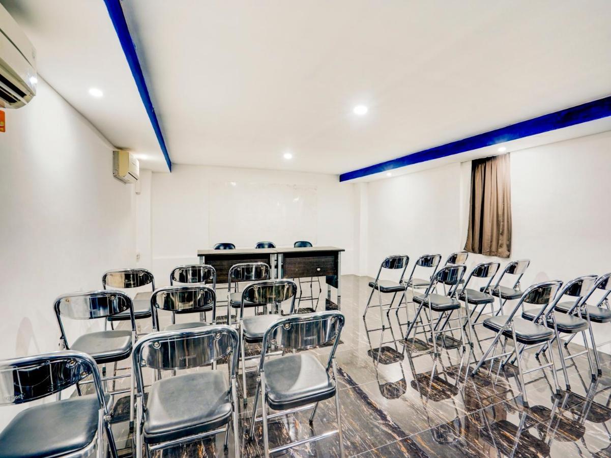 Lg Hotel Jembel Екстериор снимка